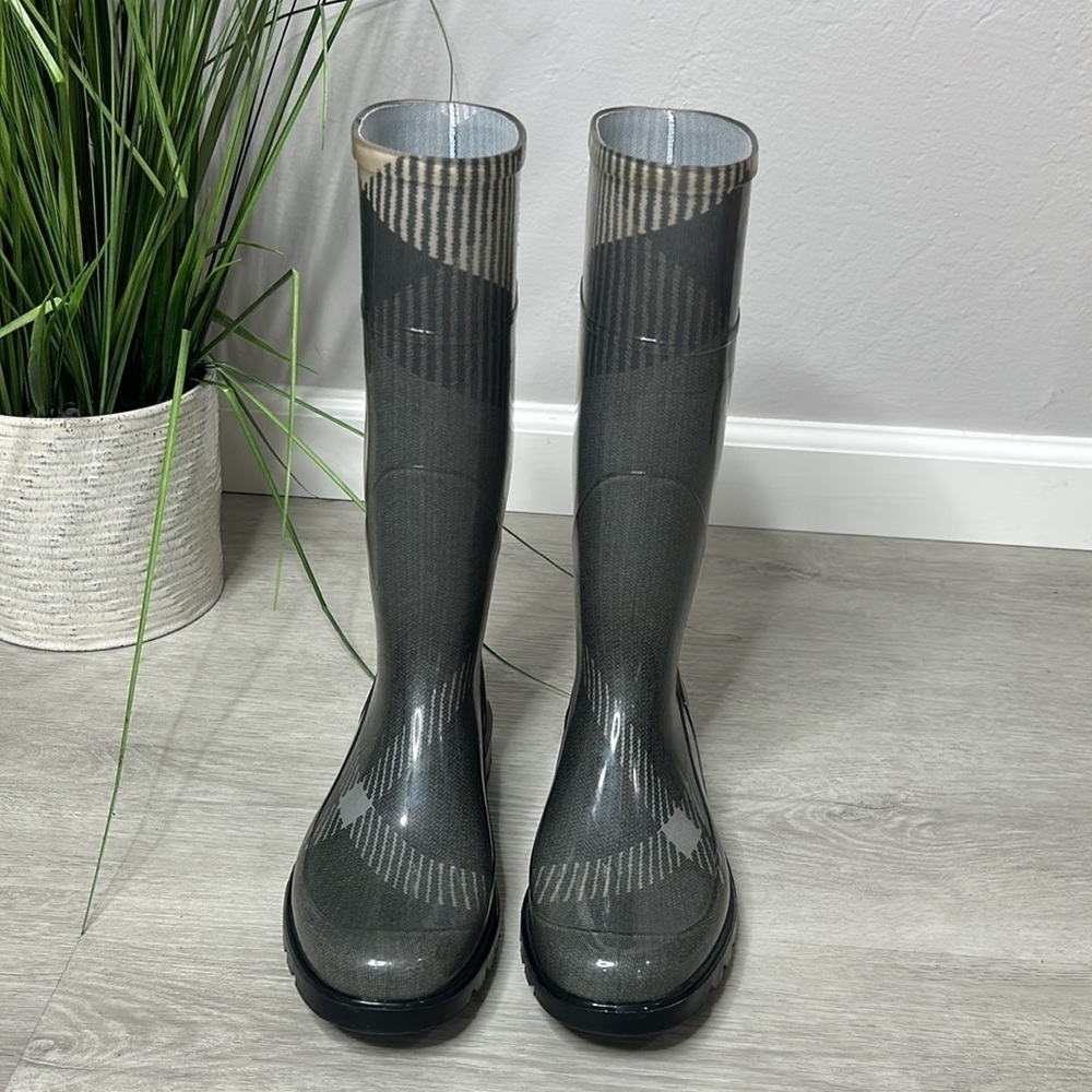 Burberry • plaid check signature rubber winter rain boots - Picture 3 of 16